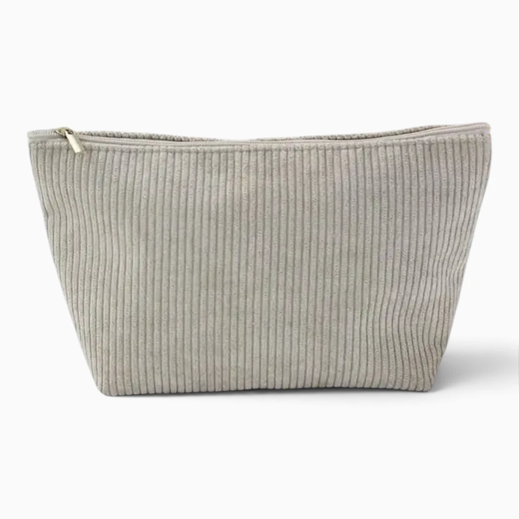 Détail du velours côtelé doux au toucher sur grande trousse de toilettes femme