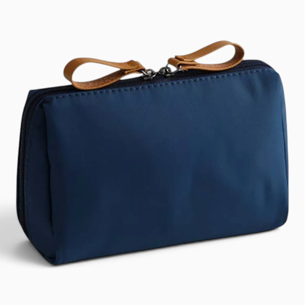 Pochette de toilette spacieuse avec fermeture sécurisée, parfaite pour voyages et quotidien