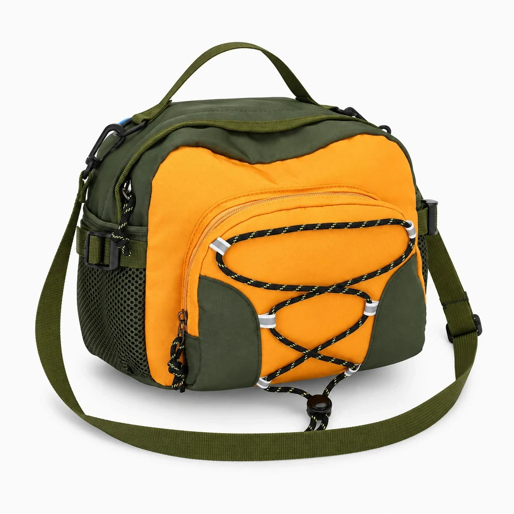 Petit sac à dos compact en vert olive, idéal pour les sorties en extérieur et l'alpinisme