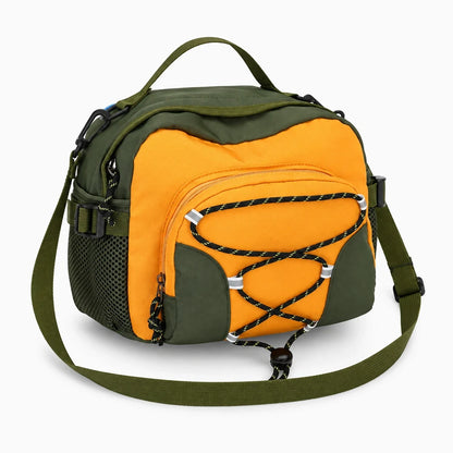 Petit sac à dos compact en vert olive, idéal pour les sorties en extérieur et l'alpinisme