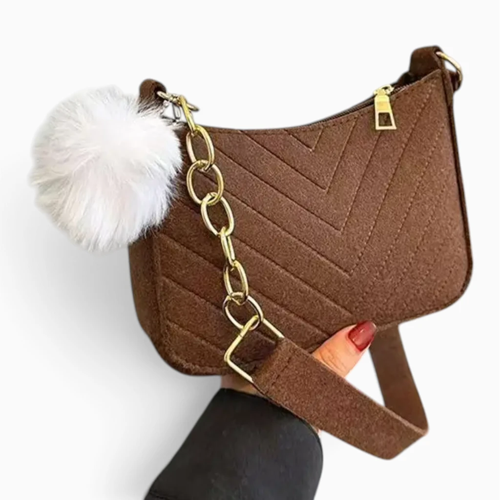 Petit sac femme tendance sous le bras, finition feutre marron douce