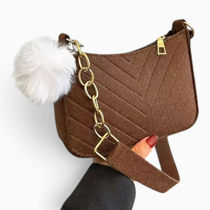 Petit sac femme tendance sous le bras, finition feutre marron douce