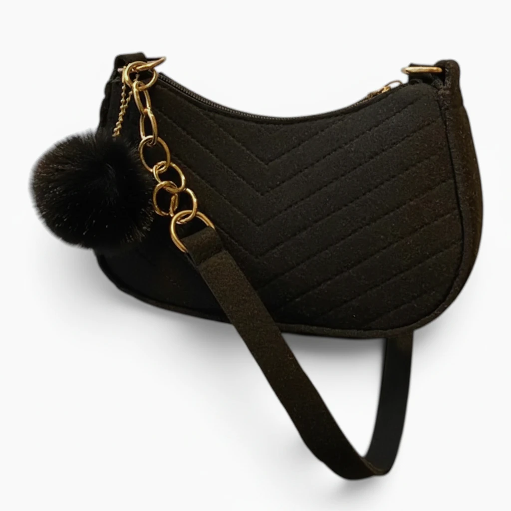 Petit sac bandoulière femme tendance, détail de la boucle et de l'attache