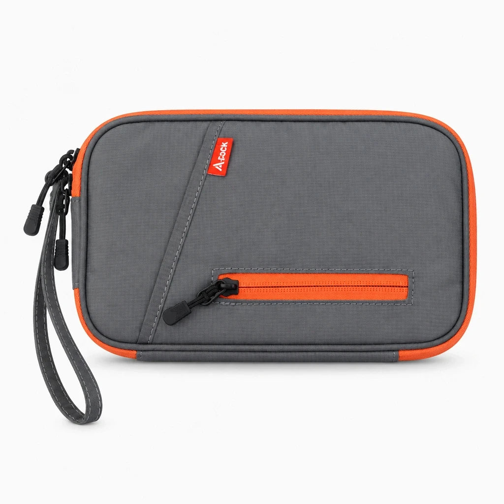 Porte-documents voyage gris clair rangé facilement dans un sac à dos