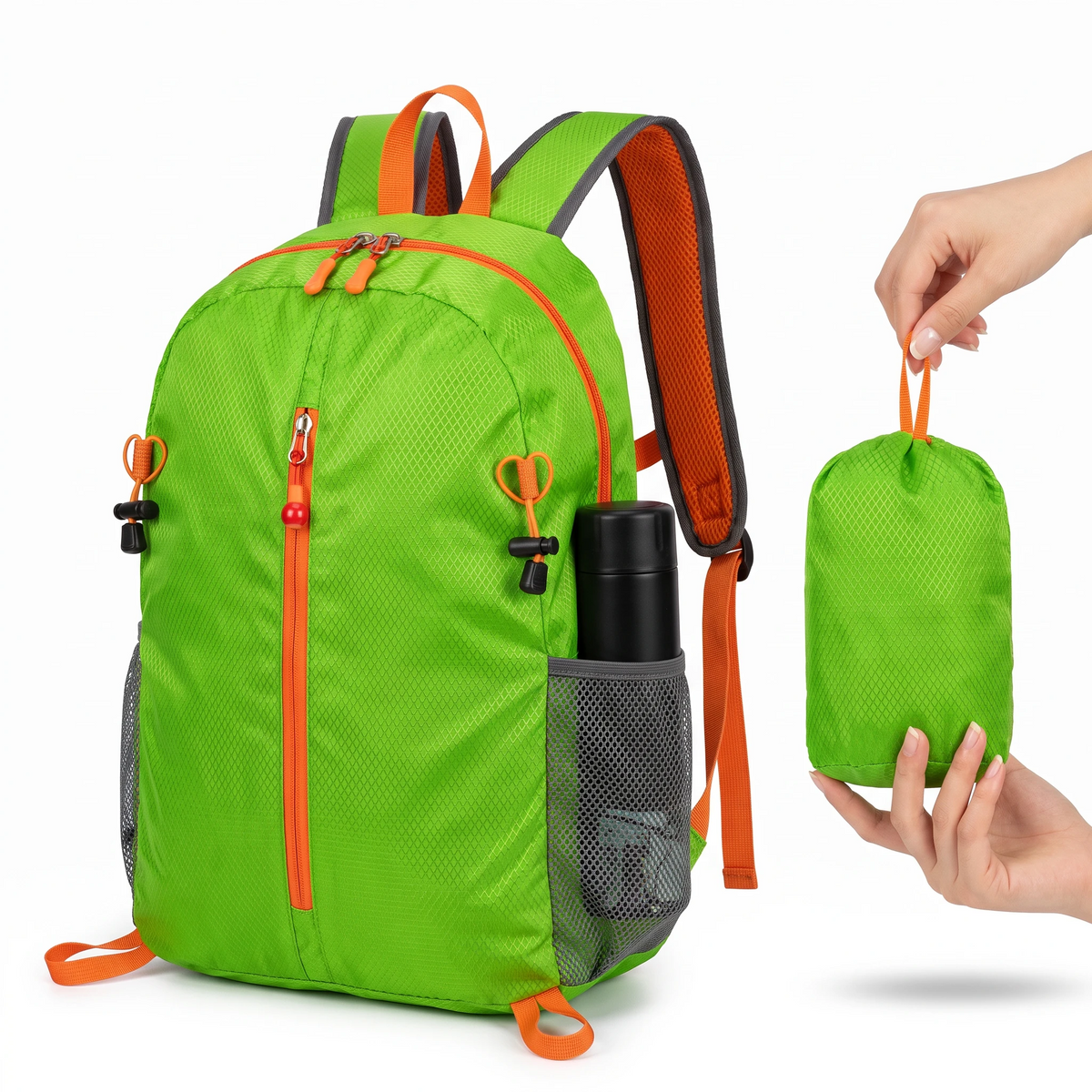 Sac à dos garçon replié, format pratique et facile à ranger dans un casier ou un placard