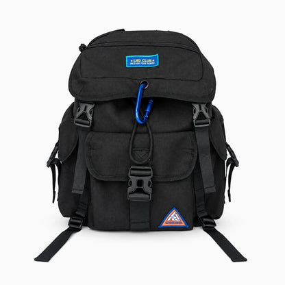 Sac à dos femme sport chic noir et orange, vue de face avec bretelles rembourrées