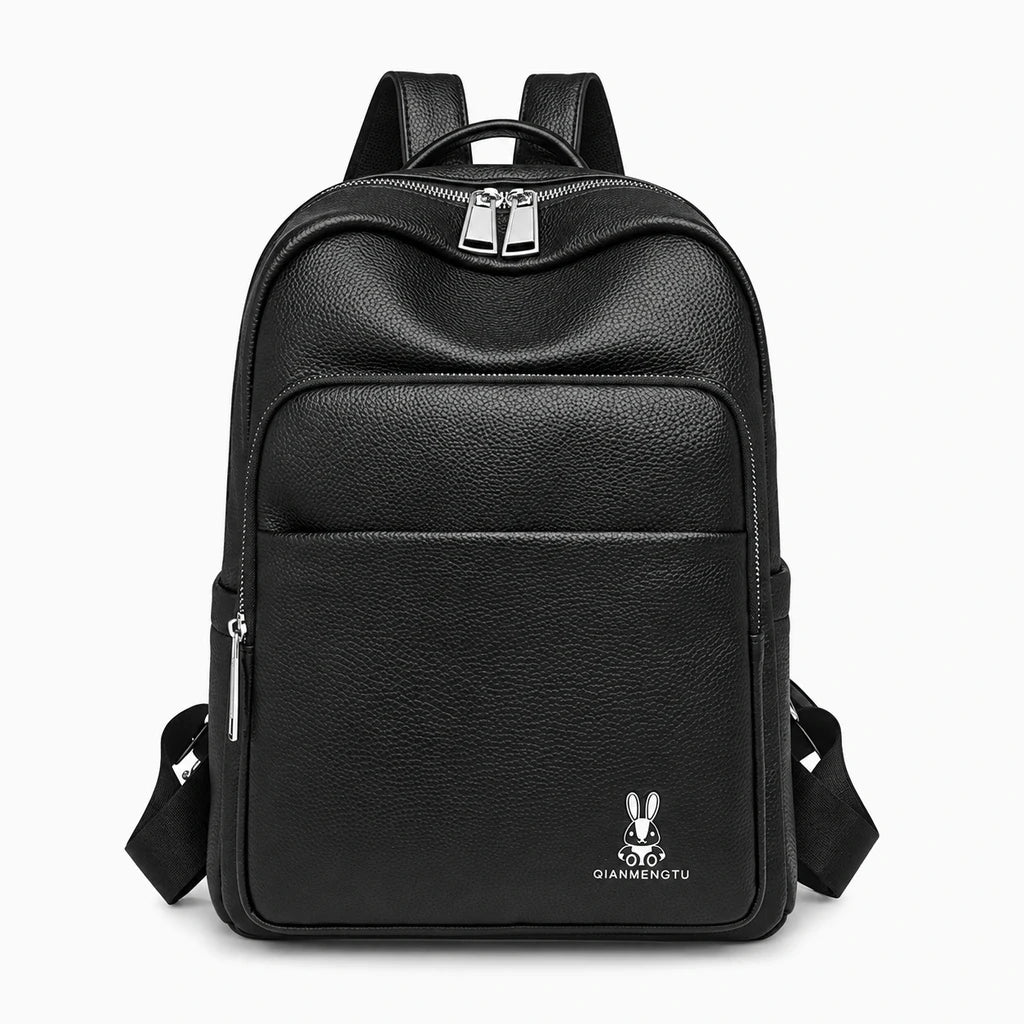 Sac à dos sport femme porté en version beige clair pour trajet urbain quotidien
