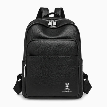 Sac à dos sport femme porté en version beige clair pour trajet urbain quotidien