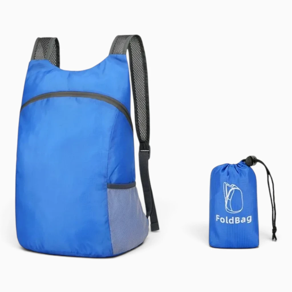 Sac à dos trekking noir compact plié, dimensions réduites pour rangement en valise