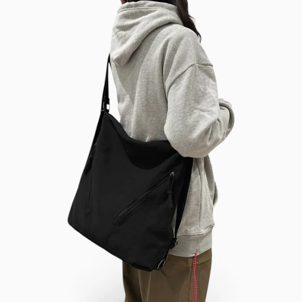 Capacité généreuse du sac à dos ville ultra léger femme, intérieur spacieux ouvert
