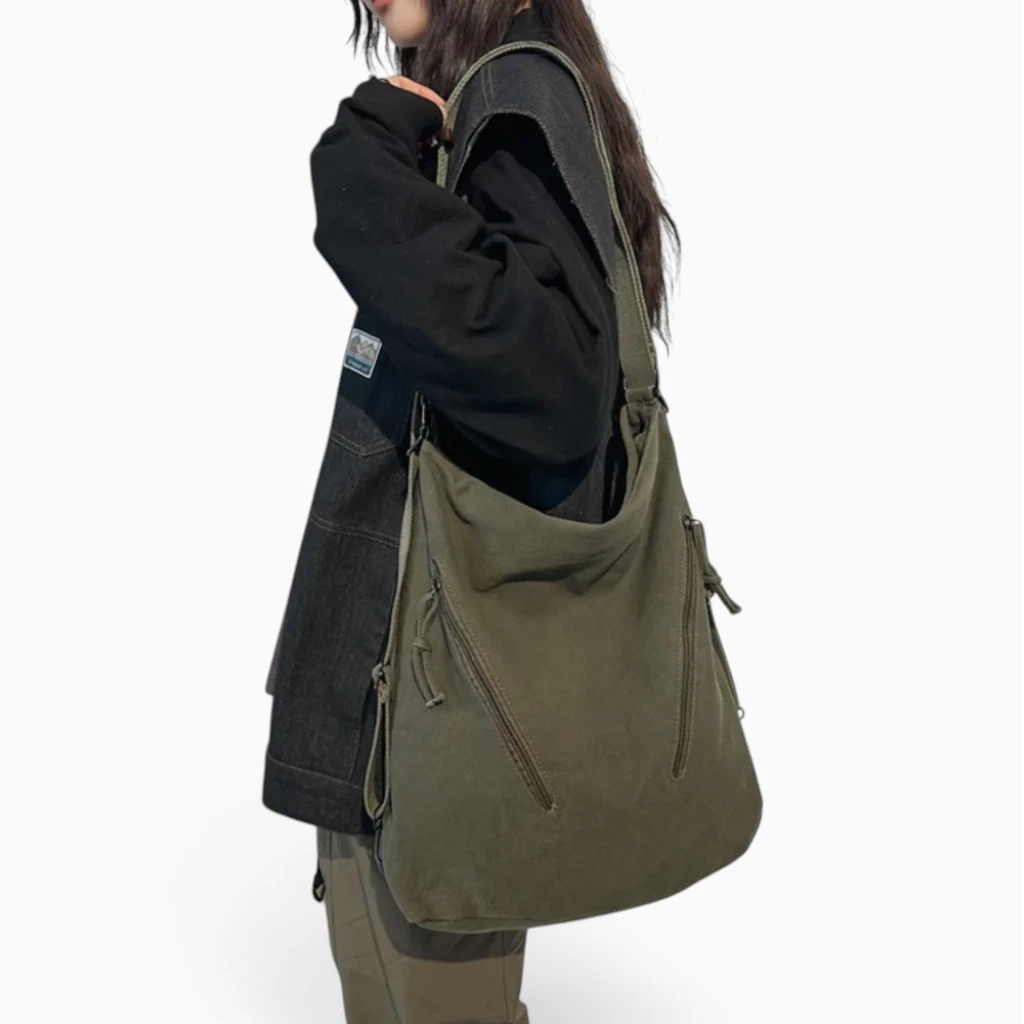 Sac à dos ville ultra léger femme beige posé à plat, montrant la profondeur et structure