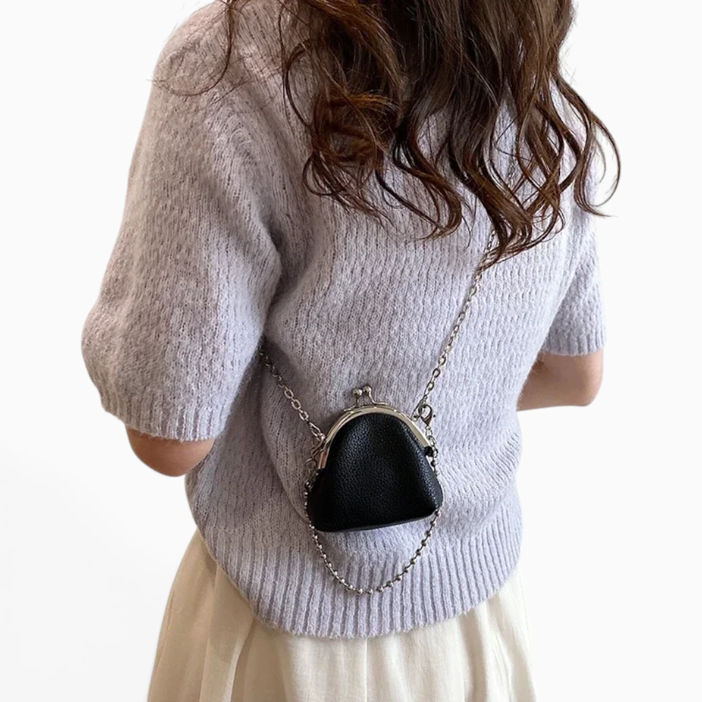 Sac à main femme bandoulière chaîne, dimensions réduites, allure épurée