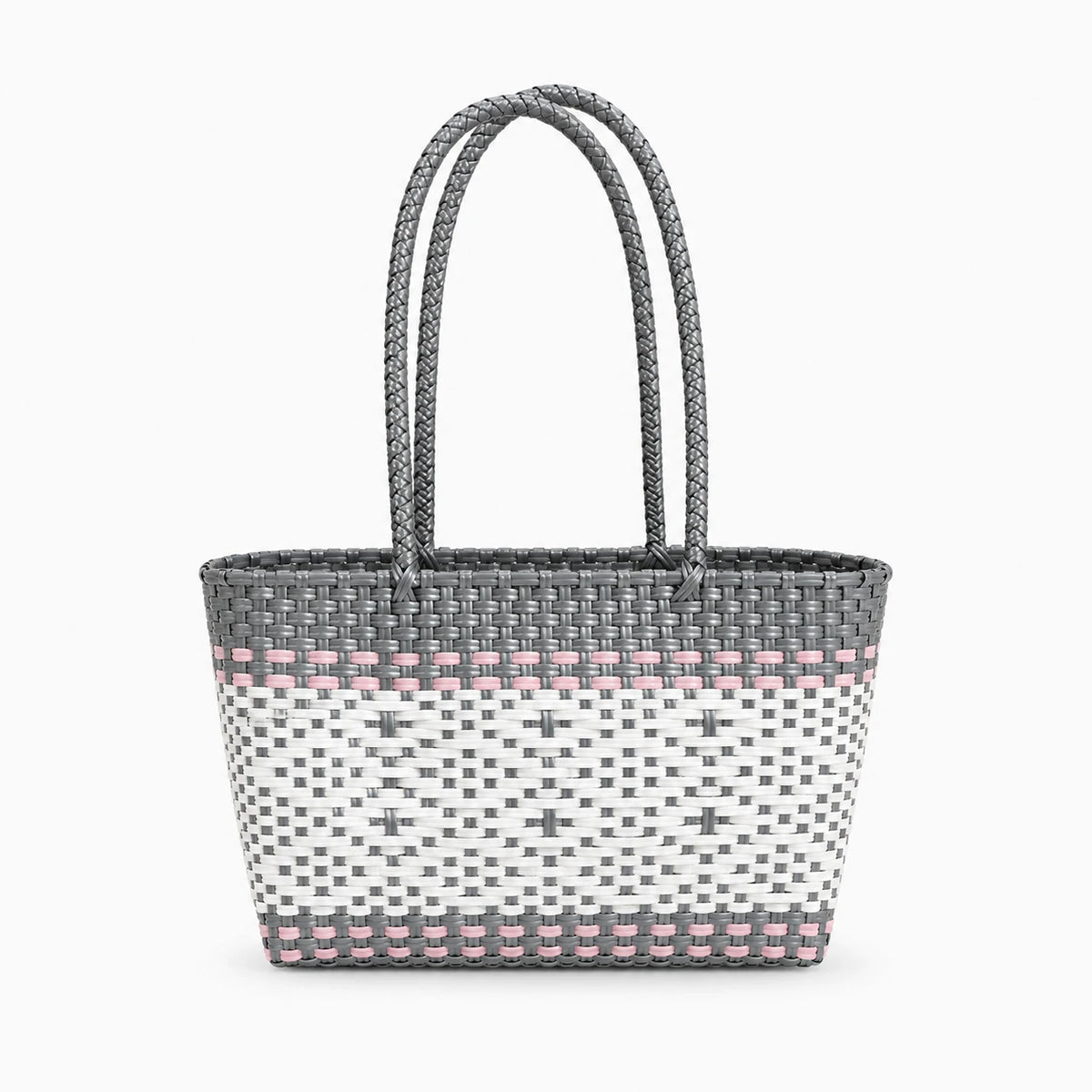 Sac à main tressé avec piquage matelassé et finition en raphia synthétique