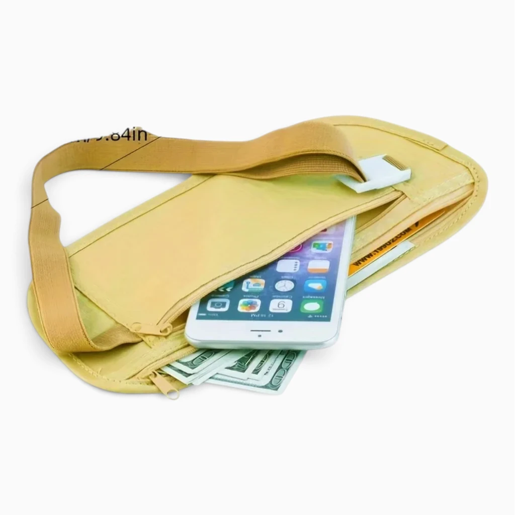 Sac banane bandoulière femme porté à la taille sous un pull