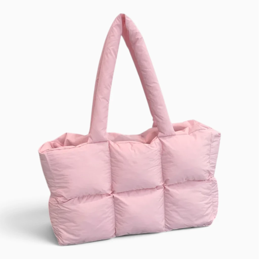 Sac bandoulière marron femme porté en travers, style quotidien