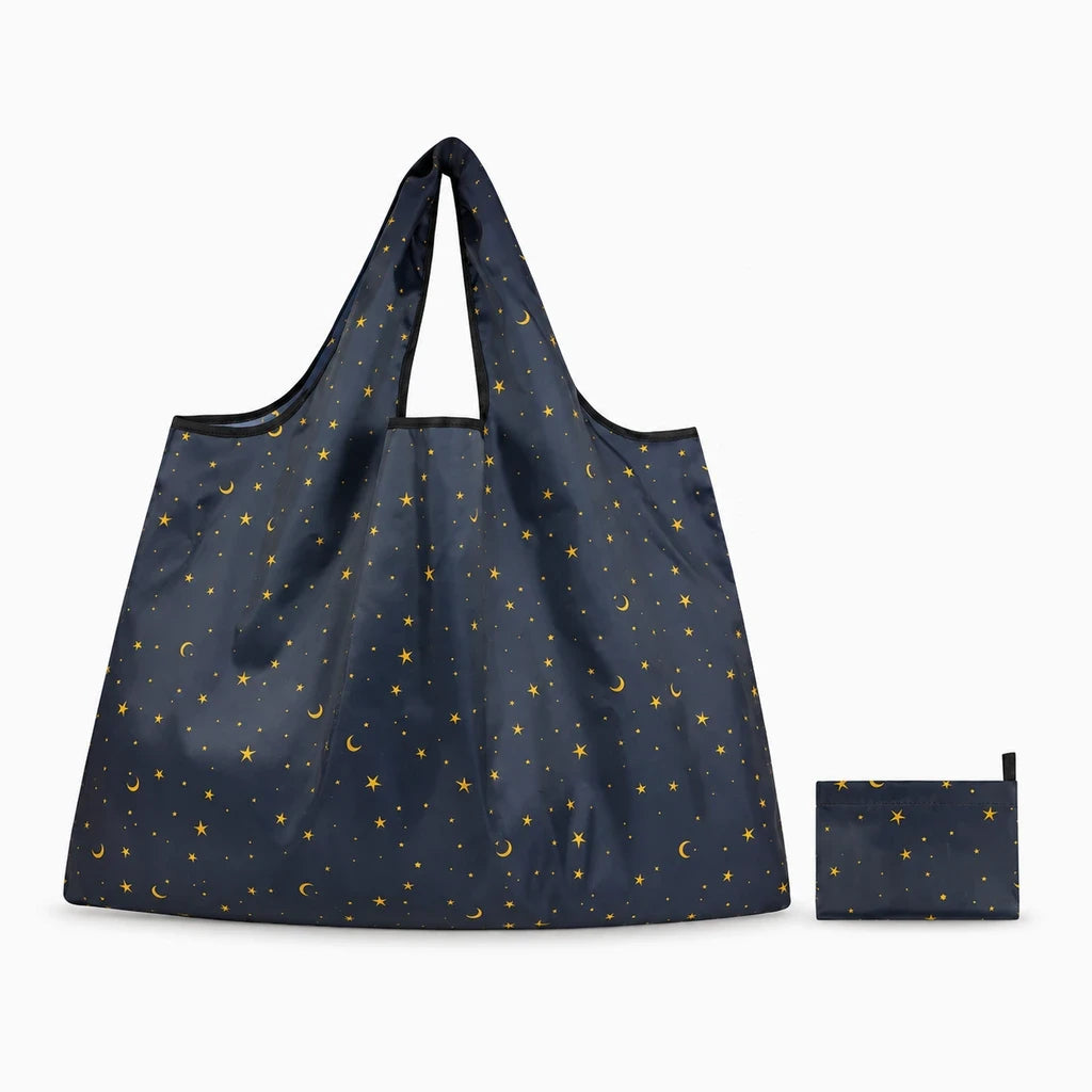 Sac pliable rempli de courses fraîches, alternative écologique aux sacs à usage unique