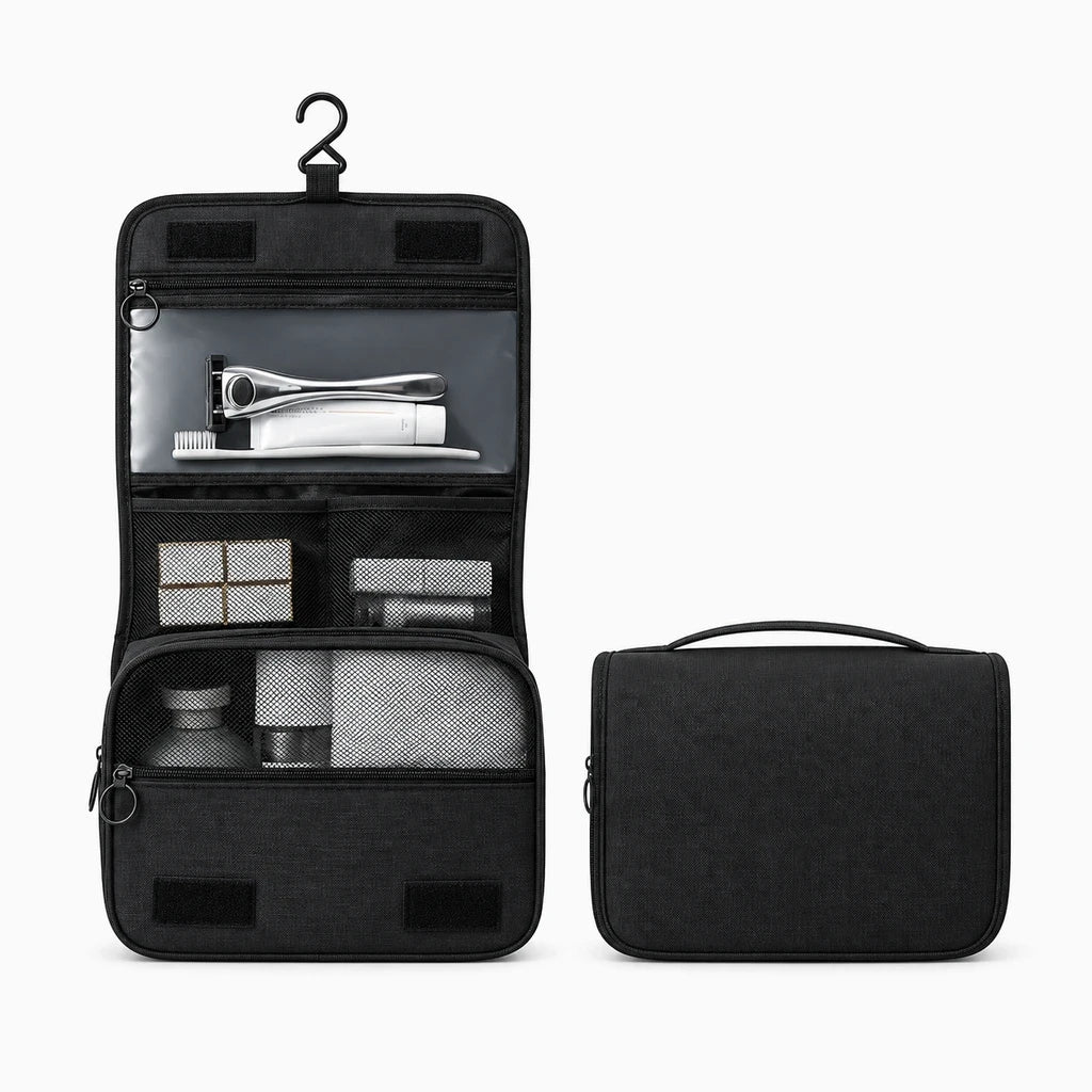Grande trousse de toilette dépliée montrant l'espace de rangement intérieur