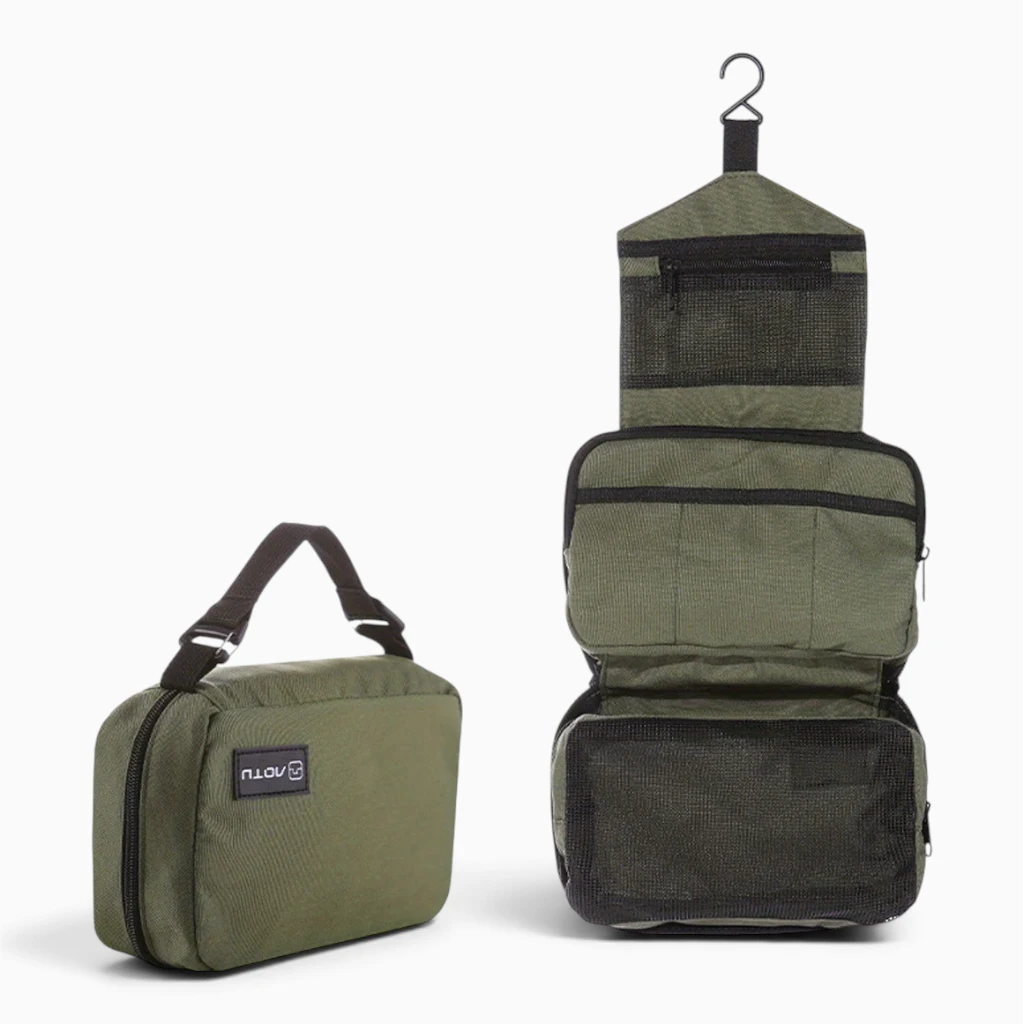 Trousse de voyage avec fermeture étanche, protégeant les articles de toilette et cosmétiques